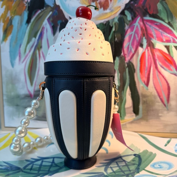 NWT Kate Spade Novelty Ice Cream Sundae Crossbody Bag Cream Navy Cherry Accent - Picture 4 of 12